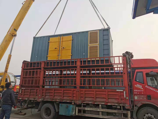 东港如何根据测量要求选择合适的电压表量程？