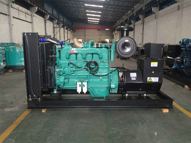 东港如何判断一个电压表是否具有自动量程切换功能？