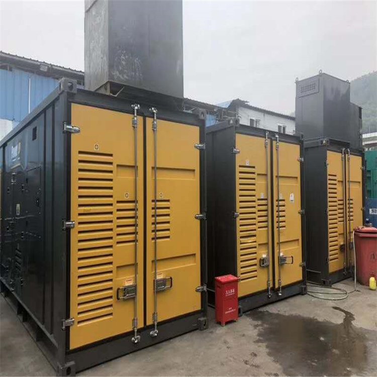 东港温度变化对不同类型欠压保护装置的可靠性影响有何差异？